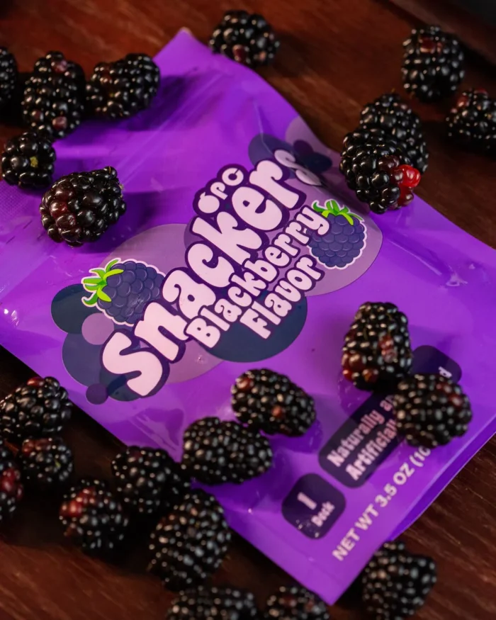 Blackberry Snackers Playing Cards by Riffle Shuffle (SOLD OUT) – Bild 1